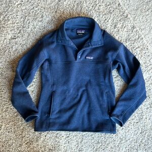 Women’s Blue Patagonia pullover EUC.  Only worn a few times.